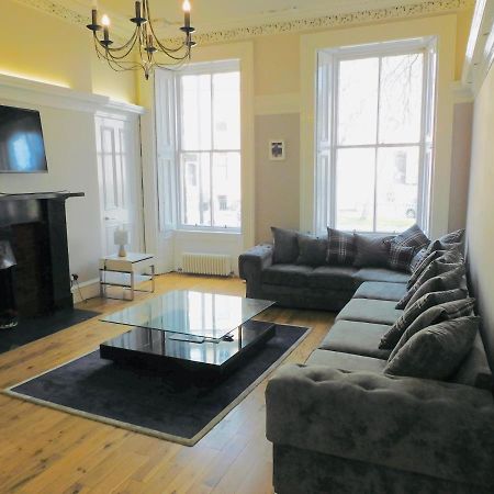 West End - Stunning, Spacious, 3 Bedroom, Main Door Flat With Private Parking Glasgow Exterior photo